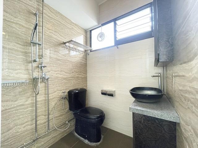 HDB Apartment for Sale, 814 Tampines Street 81 HDB Apartment For Sale, $510,000, 2 Bed 2 Bath 785 sqft $650.00 psf, SGD 510,000 | 99-year Leasehold