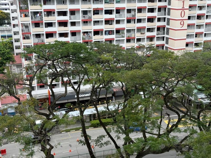 HDB Apartment for Sale, 116 Lorong 2 Toa Payoh HDB Apartment For Sale, $439,000, 2 Bed 1 Bath 678 sqft $647.00 psf, SGD 439,000 | 99-year Leasehold