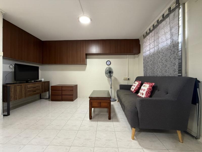HDB Apartment for Sale, 116 Lorong 2 Toa Payoh HDB Apartment For Sale, $439,000, 2 Bed 1 Bath 678 sqft $647.00 psf, SGD 439,000 | 99-year Leasehold