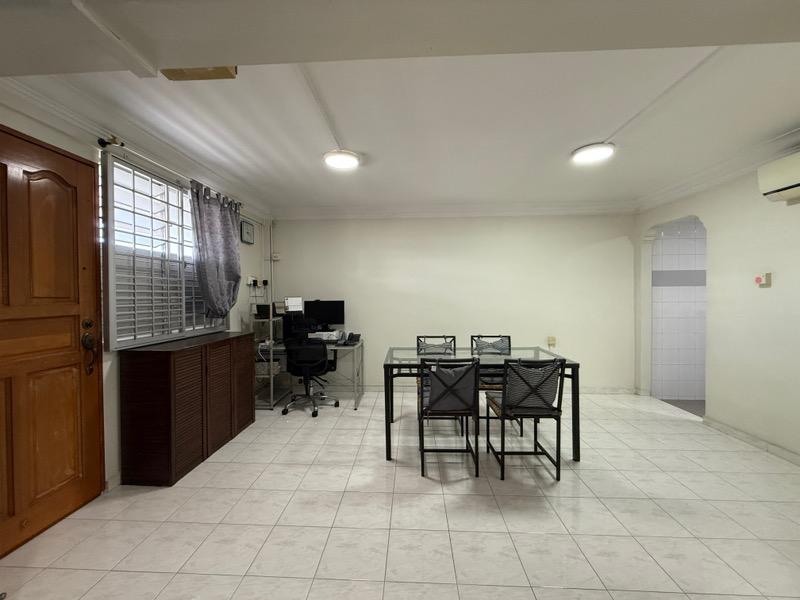 HDB Apartment for Sale, 116 Lorong 2 Toa Payoh HDB Apartment For Sale, $439,000, 2 Bed 1 Bath 678 sqft $647.00 psf, SGD 439,000 | 99-year Leasehold