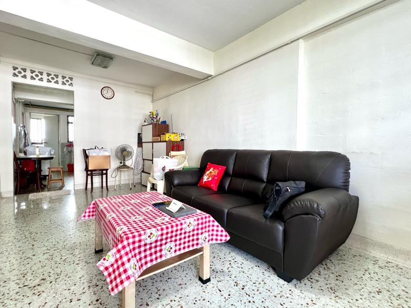 Prop-GPT: HDB Apartment: D22 Boon Lay 208 Boon Lay Place
