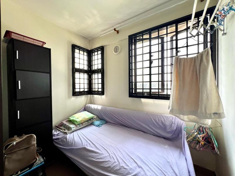 HDB Apartment for Sale, 208 Boon Lay Place HDB Apartment For Sale, $380,000, 2 Bed 1 Bath 635 sqft $598.00 psf, SGD 380,000 | 99-year Leasehold