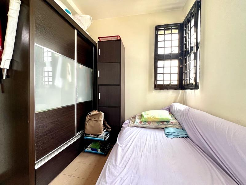 HDB Apartment for Sale, 208 Boon Lay Place HDB Apartment For Sale, $380,000, 2 Bed 1 Bath 635 sqft $598.00 psf, SGD 380,000 | 99-year Leasehold