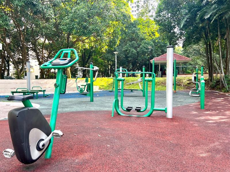 HDB Apartment for Sale, 208 Boon Lay Place HDB Apartment For Sale, $380,000, 2 Bed 1 Bath 635 sqft $598.00 psf, SGD 380,000 | 99-year Leasehold