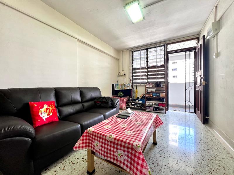 HDB Apartment for Sale, 208 Boon Lay Place HDB Apartment For Sale, $380,000, 2 Bed 1 Bath 635 sqft $598.00 psf, SGD 380,000 | 99-year Leasehold