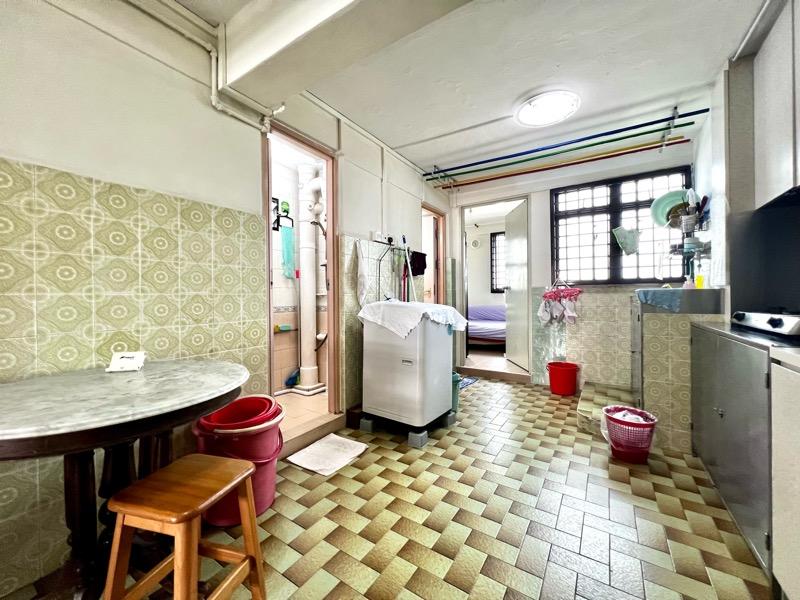HDB Apartment for Sale, 208 Boon Lay Place HDB Apartment For Sale, $380,000, 2 Bed 1 Bath 635 sqft $598.00 psf, SGD 380,000 | 99-year Leasehold