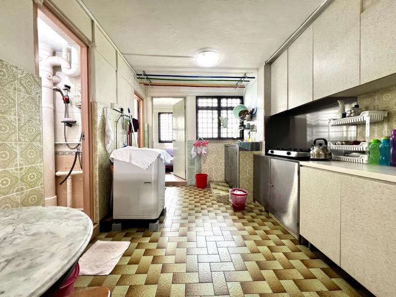 HDB Apartment for Sale, 208 Boon Lay Place HDB Apartment For Sale, $380,000, 2 Bed 1 Bath 635 sqft $598.00 psf, SGD 380,000 | 99-year Leasehold