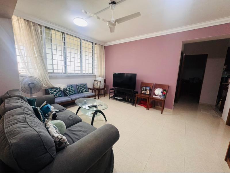 HDB Apartment for Sale, 411 Serangoon Central HDB Apartment For Sale, $820,000, 3 Bed 2 Bath 1,108 sqft $740.00 psf, SGD 820,000 | 99-year Leasehold