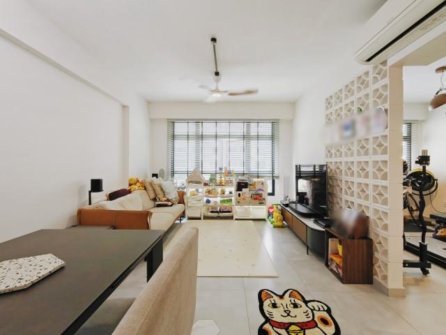 HDB Apartment for Sale, 609B Tampines North Drive 1 HDB Apartment For Sale, $748,000, 3 Bed 2 Bath 1,001 sqft $747.00 psf, SGD 748,000 | 99-year Leasehold