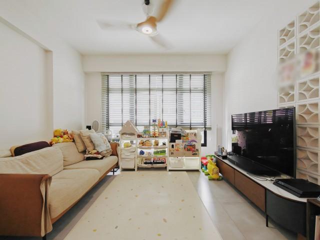HDB Apartment for Sale, 609B Tampines North Drive 1 HDB Apartment For Sale, $748,000, 3 Bed 2 Bath 1,001 sqft $747.00 psf, SGD 748,000 | 99-year Leasehold