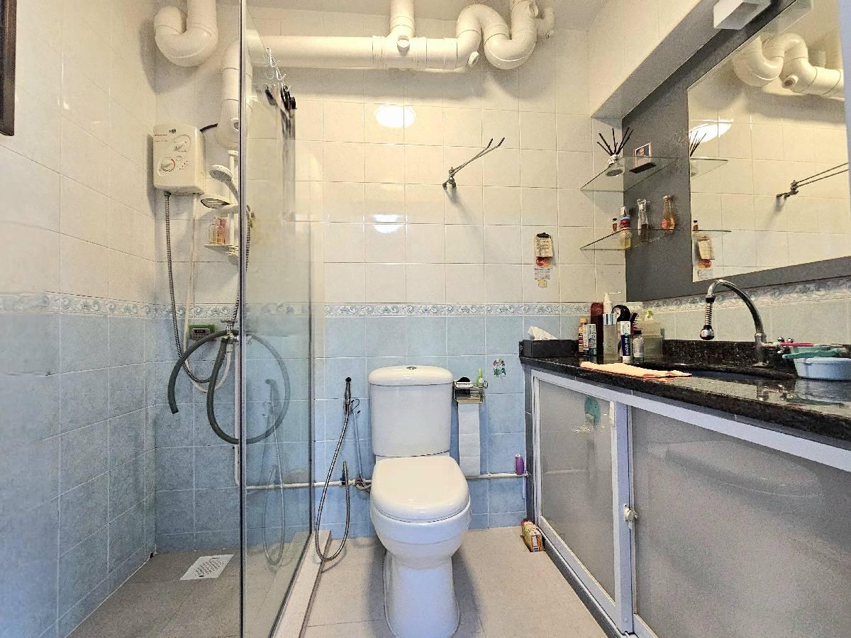 HDB Apartment for Sale, 589B Montreal Drive HDB Apartment For Sale, $615,000, 3 Bed 2 Bath 1,184 sqft $519.00 psf, SGD 615,000 | 99-year Leasehold
