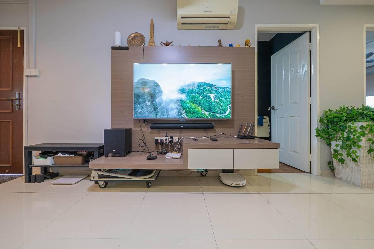 Prop-GPT: HDB Apartment: D19  217 Serangoon Avenue 4