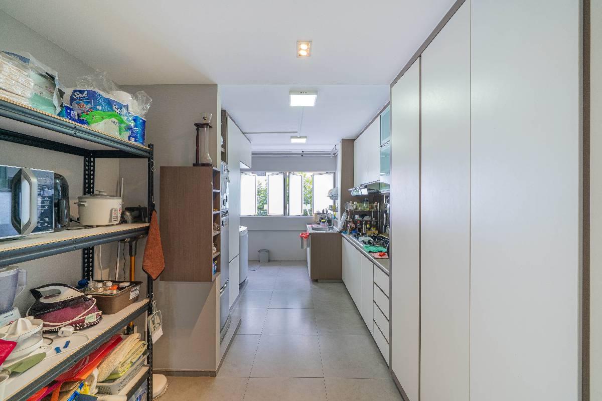 HDB Apartment for Sale, 217 Serangoon Avenue 4 HDB Apartment For Sale, $550,000, 2 Bed 2 Bath 721 sqft $763.00 psf, SGD 550,000 | 99-year Leasehold