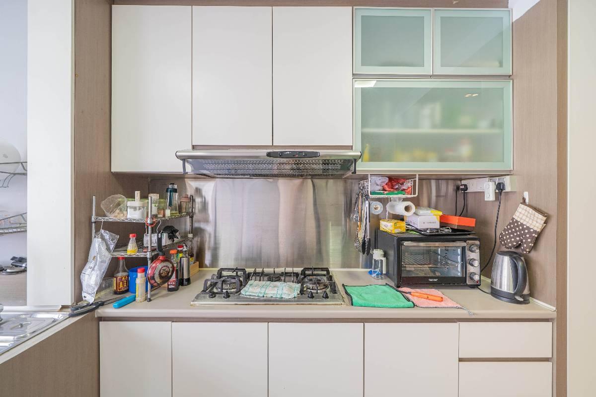 HDB Apartment for Sale, 217 Serangoon Avenue 4 HDB Apartment For Sale, $550,000, 2 Bed 2 Bath 721 sqft $763.00 psf, SGD 550,000 | 99-year Leasehold