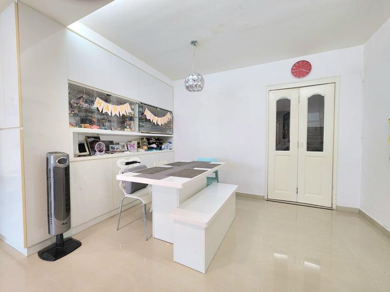 HDB Apartment for Sale, 635 Jurong West Street 65 HDB Apartment For Sale, $678,000, 3 Bed 2 Bath 1,184 sqft $573.00 psf, SGD 678,000 | 99-year Leasehold