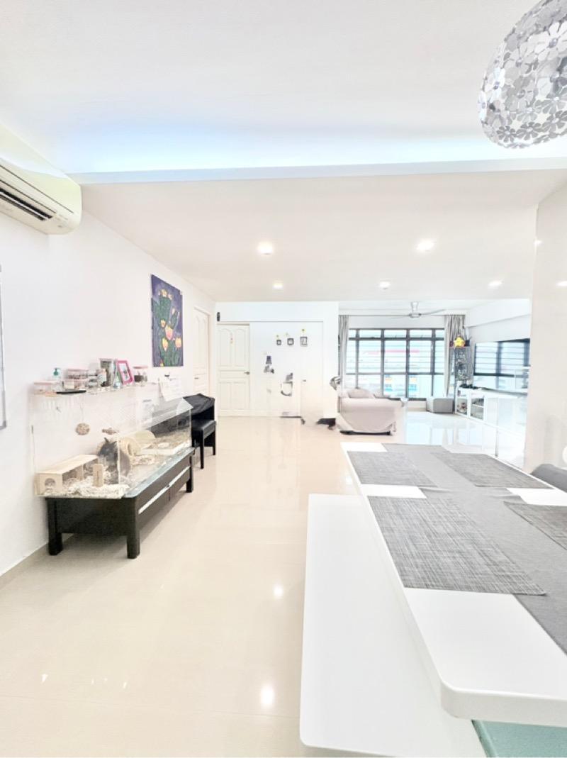 HDB Apartment for Sale, 635 Jurong West Street 65 HDB Apartment For Sale, $678,000, 3 Bed 2 Bath 1,184 sqft $573.00 psf, SGD 678,000 | 99-year Leasehold