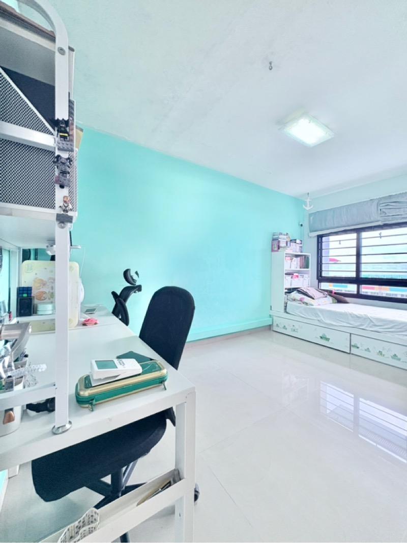 HDB Apartment for Sale, 635 Jurong West Street 65 HDB Apartment For Sale, $678,000, 3 Bed 2 Bath 1,184 sqft $573.00 psf, SGD 678,000 | 99-year Leasehold