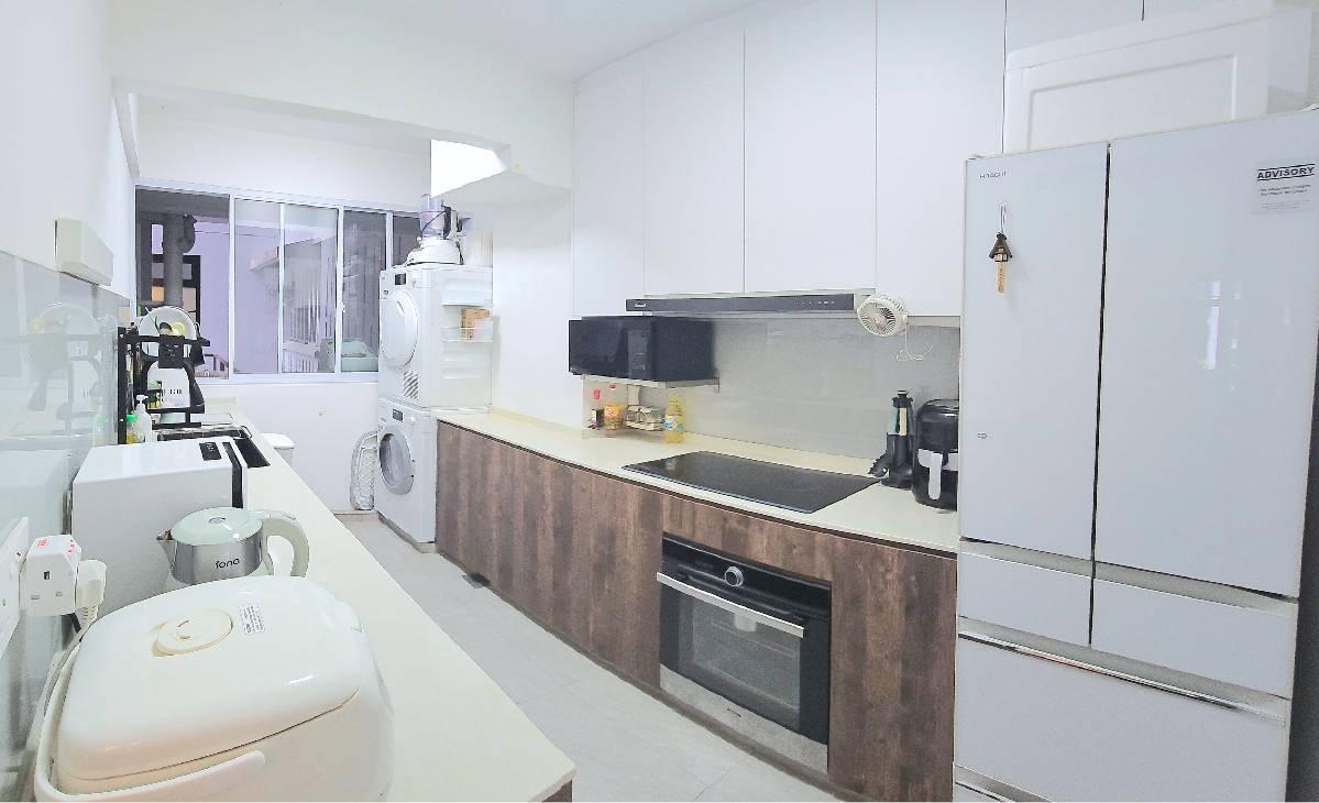 HDB Apartment for Sale, 118A Alkaff Crescent HDB Apartment For Sale, $800,000, 2 Bed 2 Bath 732 sqft $1,093.00 psf, SGD 800,000 | 99-year Leasehold