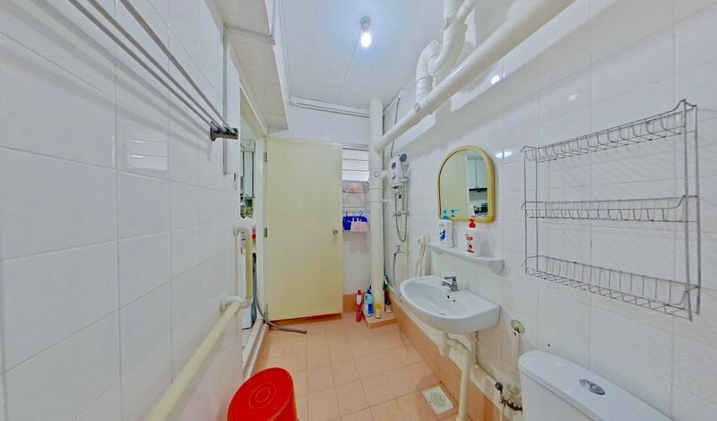 HDB Apartment for Sale, 45 Lorong 5 Toa Payoh HDB Apartment For Sale, $1,020,000, 4 Bed 2 Bath 1,463 sqft $697.00 psf, SGD 1,020,000 | 99-year Leasehold