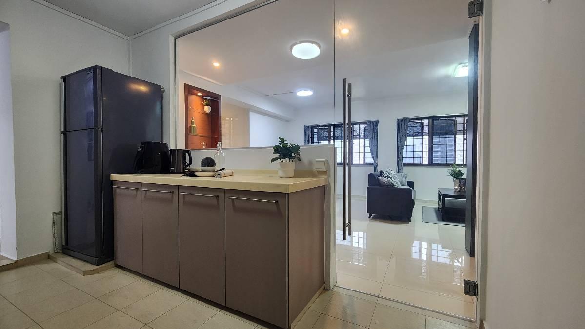 HDB Apartment for Sale, 168 Petir Road HDB Apartment For Sale, $795,000, 3 Bed 2 Bath 1,098 sqft $724.00 psf, SGD 795,000 | 99-year Leasehold