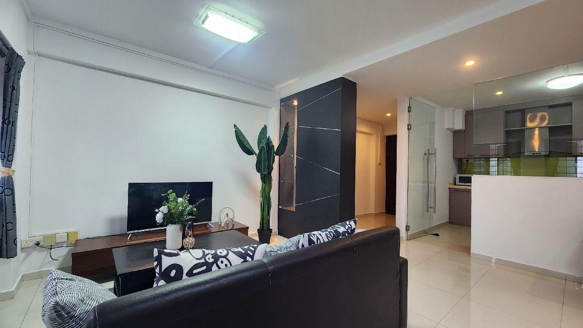 HDB Apartment for Sale, 168 Petir Road HDB Apartment For Sale, $795,000, 3 Bed 2 Bath 1,098 sqft $724.00 psf, SGD 795,000 | 99-year Leasehold
