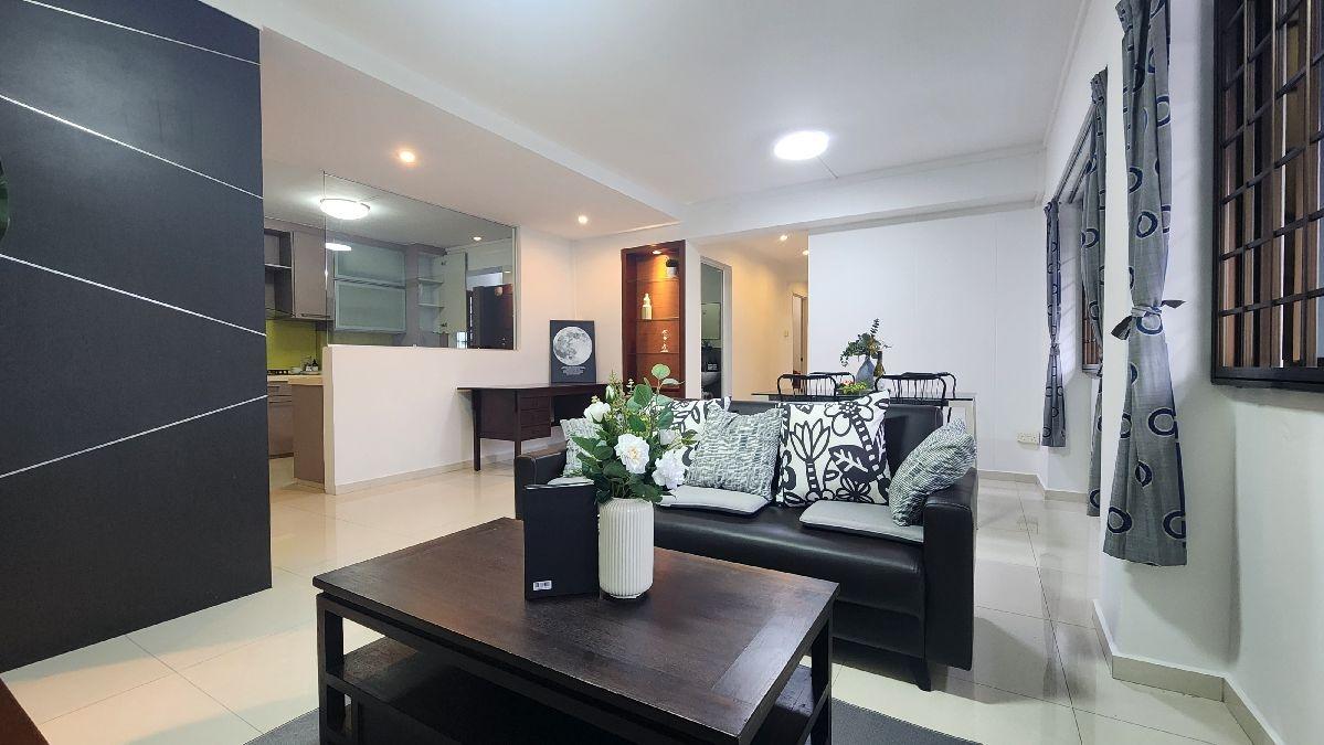 HDB Apartment for Sale, 168 Petir Road HDB Apartment For Sale, $795,000, 3 Bed 2 Bath 1,098 sqft $724.00 psf, SGD 795,000 | 99-year Leasehold