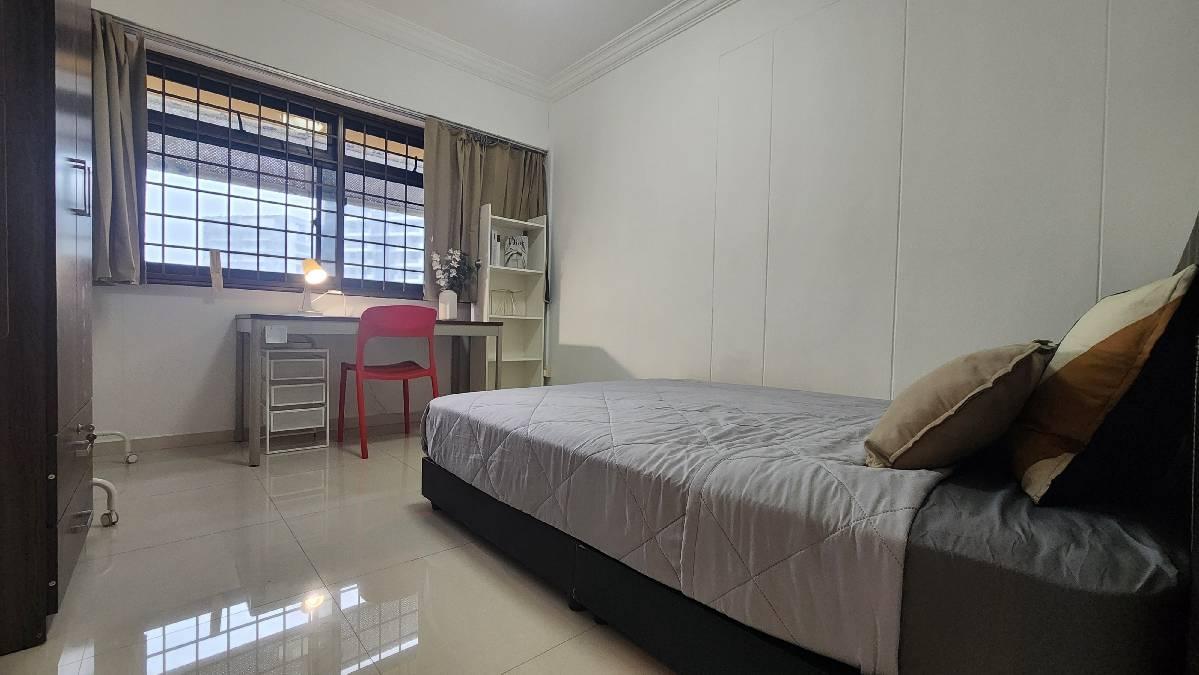 HDB Apartment for Sale, 168 Petir Road HDB Apartment For Sale, $795,000, 3 Bed 2 Bath 1,098 sqft $724.00 psf, SGD 795,000 | 99-year Leasehold