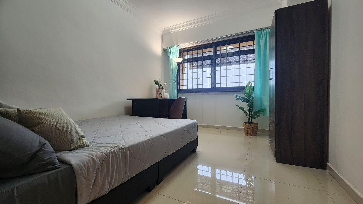HDB Apartment for Sale, 168 Petir Road HDB Apartment For Sale, $795,000, 3 Bed 2 Bath 1,098 sqft $724.00 psf, SGD 795,000 | 99-year Leasehold