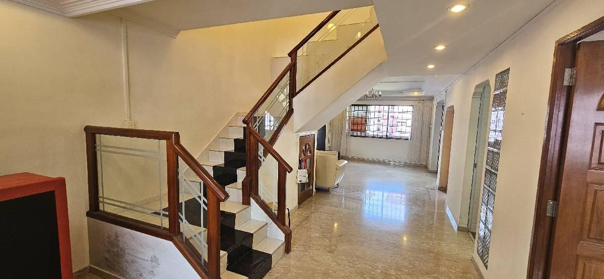Prop-GPT: HDB Apartment: D19  537 Serangoon North Avenue 4