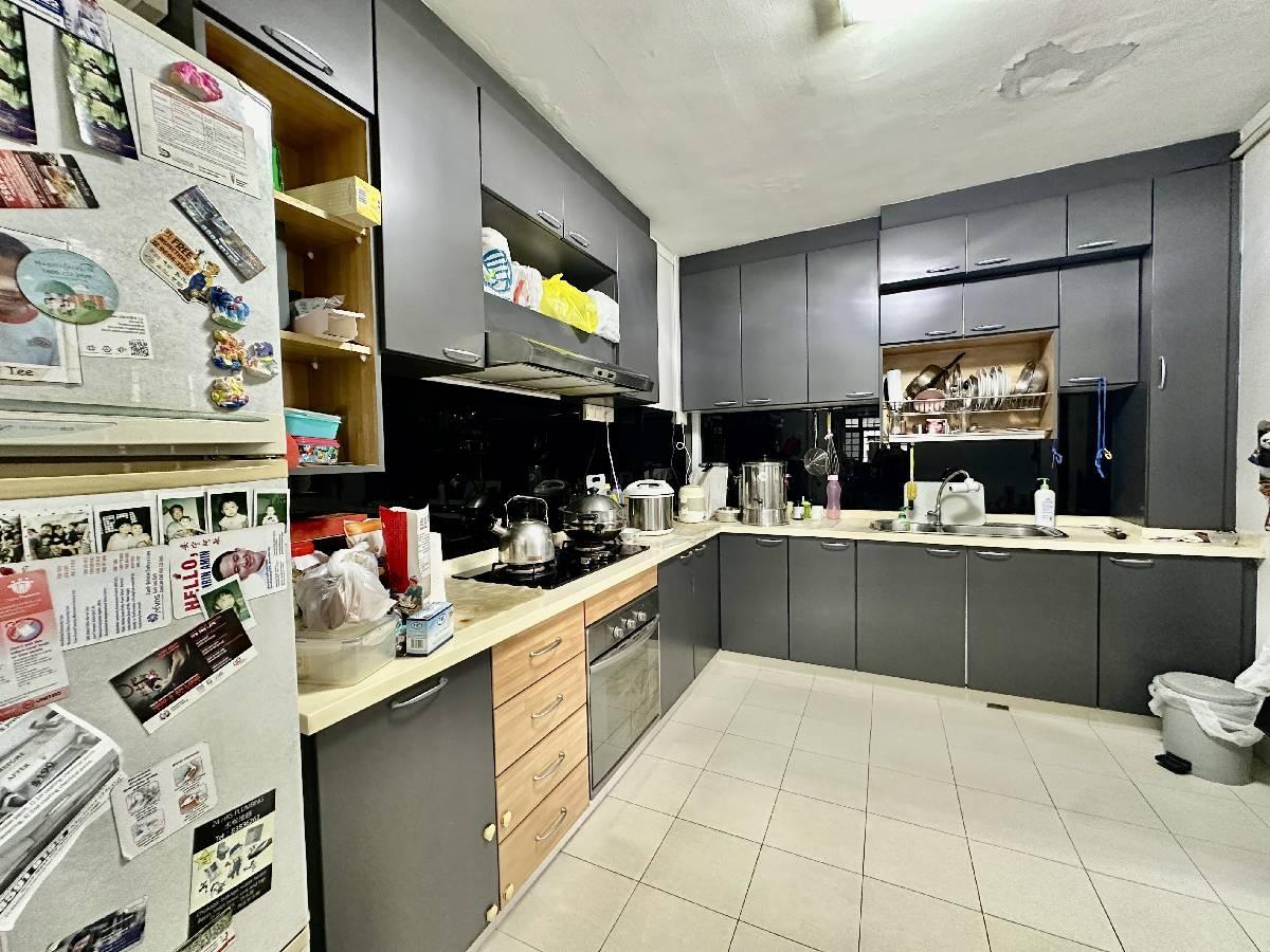 HDB Apartment for Sale, 701 Woodlands Drive 40 HDB Apartment For Sale, $668,000, 3 Bed 2 Bath 1,281 sqft $521.00 psf, SGD 668,000 | 99-year Leasehold