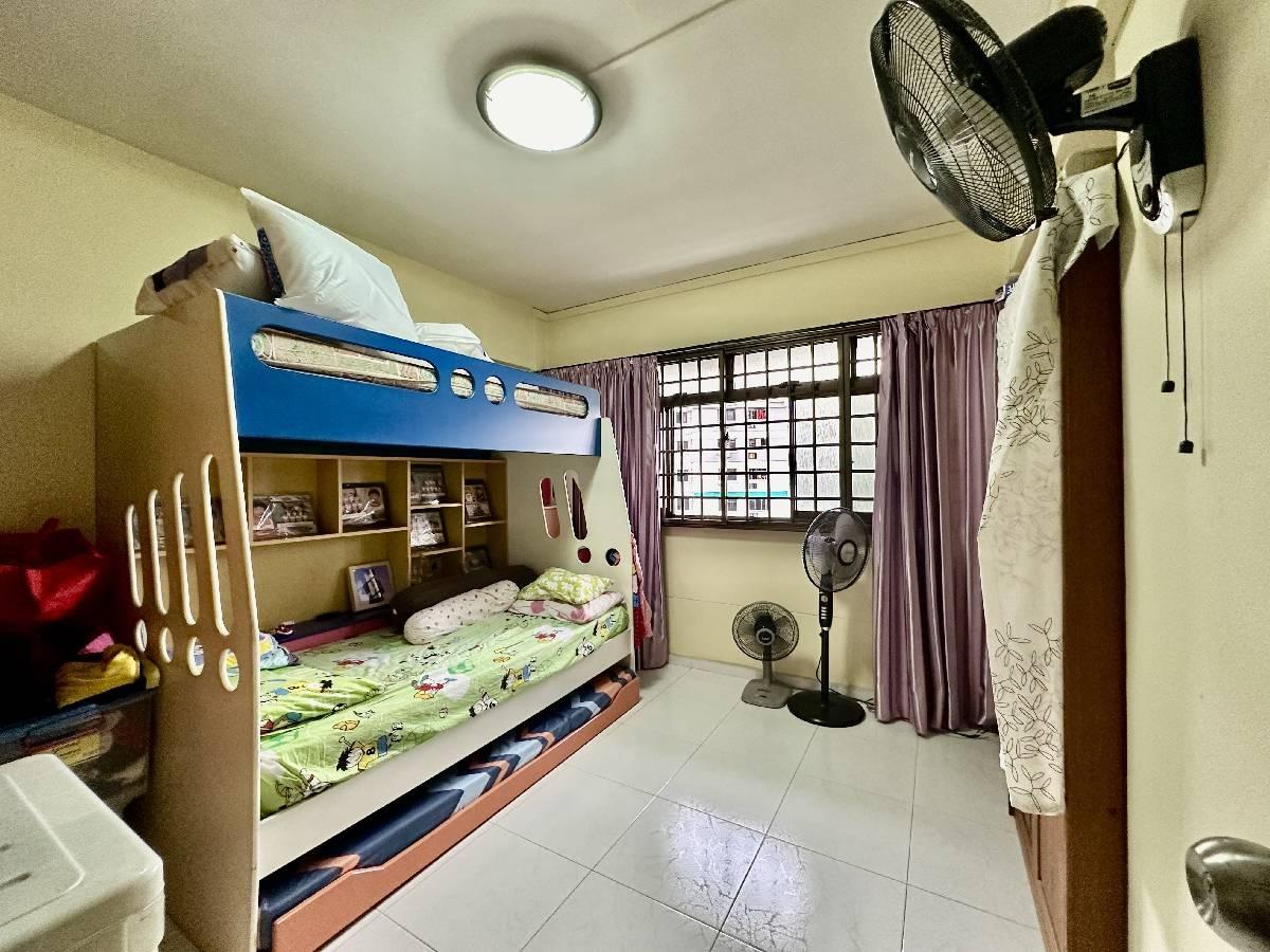 HDB Apartment for Sale, 701 Woodlands Drive 40 HDB Apartment For Sale, $668,000, 3 Bed 2 Bath 1,281 sqft $521.00 psf, SGD 668,000 | 99-year Leasehold