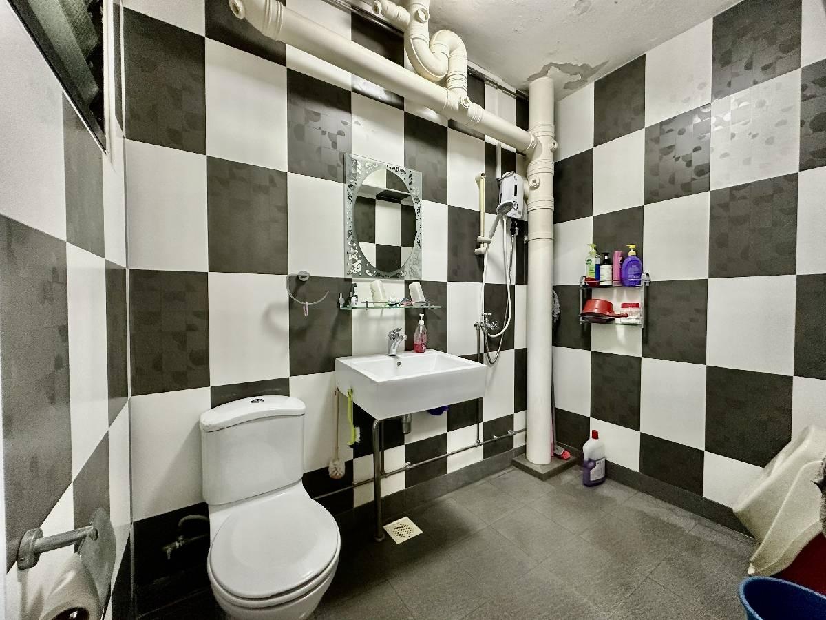HDB Apartment for Sale, 701 Woodlands Drive 40 HDB Apartment For Sale, $668,000, 3 Bed 2 Bath 1,281 sqft $521.00 psf, SGD 668,000 | 99-year Leasehold