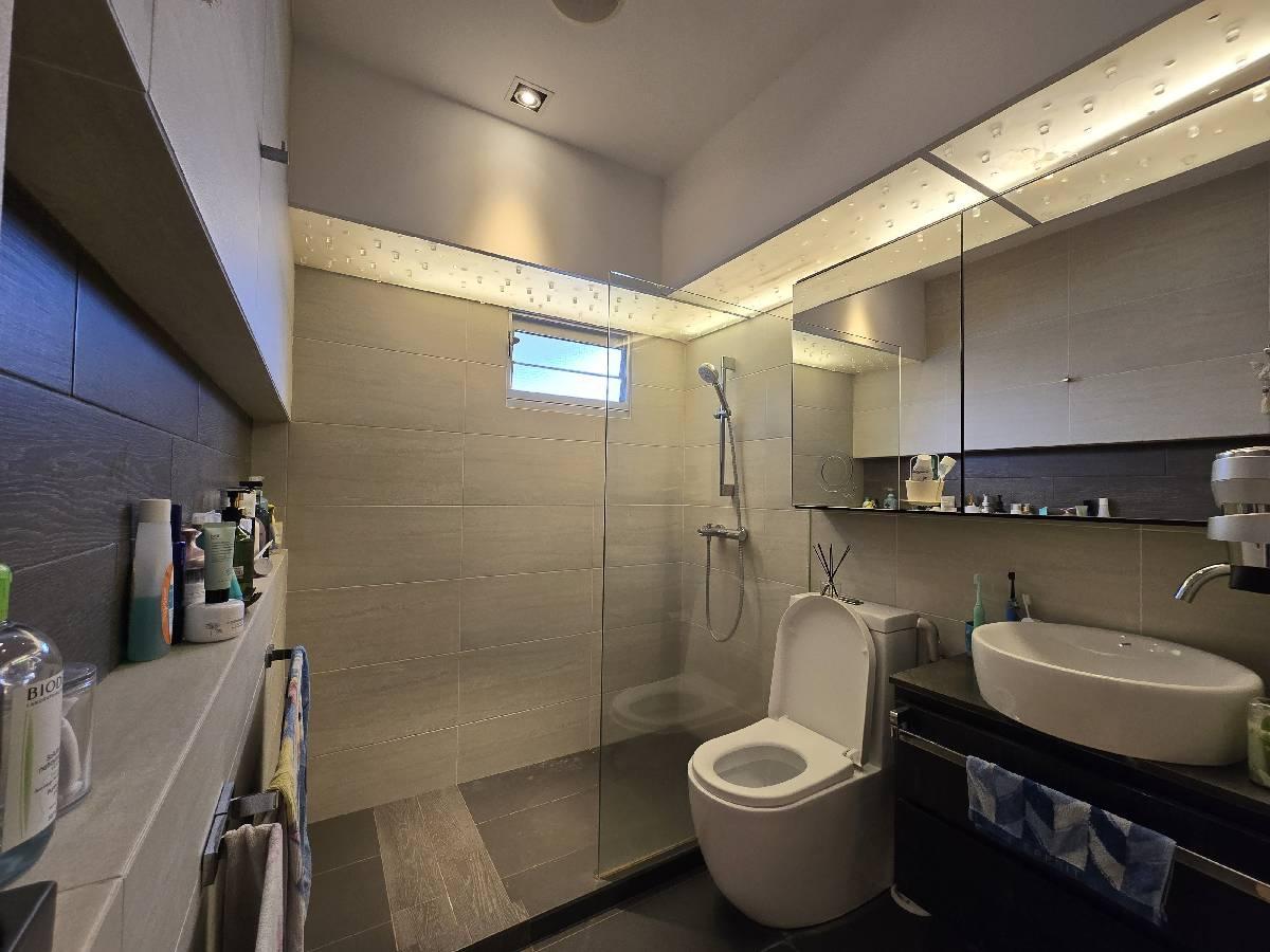 HDB Apartment for Sale, 426A Yishun Avenue 11 HDB Apartment For Sale, $850,000, 3 Bed 2 Bath 1,206 sqft $705.00 psf, SGD 850,000 | 99-year Leasehold