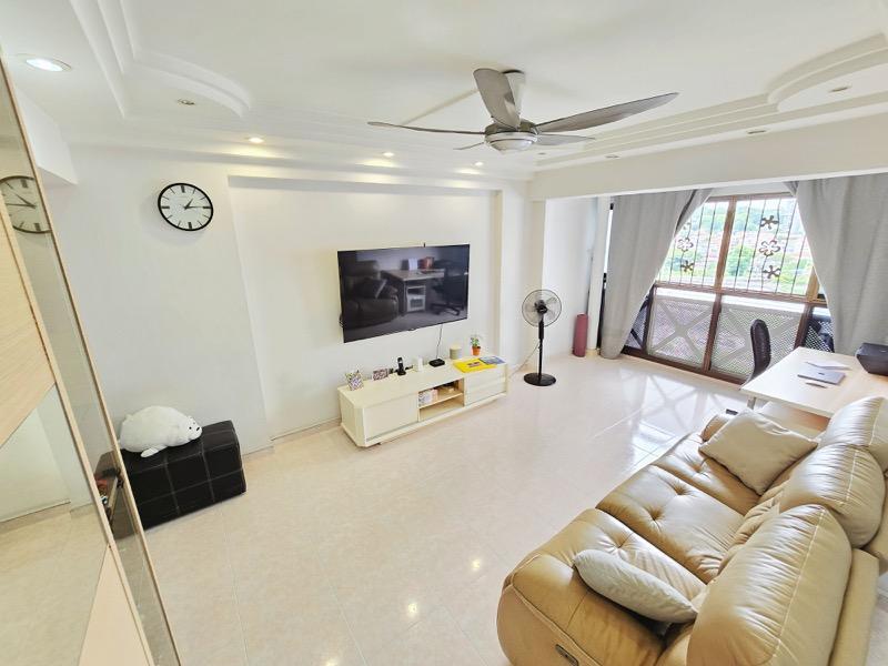 Prop-GPT: HDB Apartment: D23  604 Senja Road