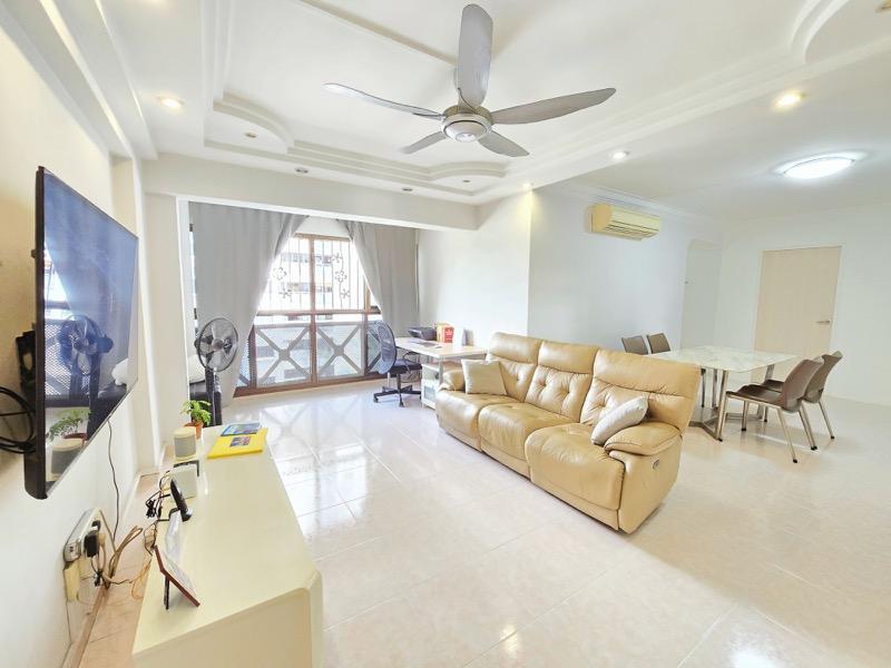 HDB Apartment for Sale, 604 Senja Road HDB Apartment For Sale, $920,000, 4 Bed 2 Bath 1,291 sqft $713.00 psf, SGD 920,000 | 99-year Leasehold