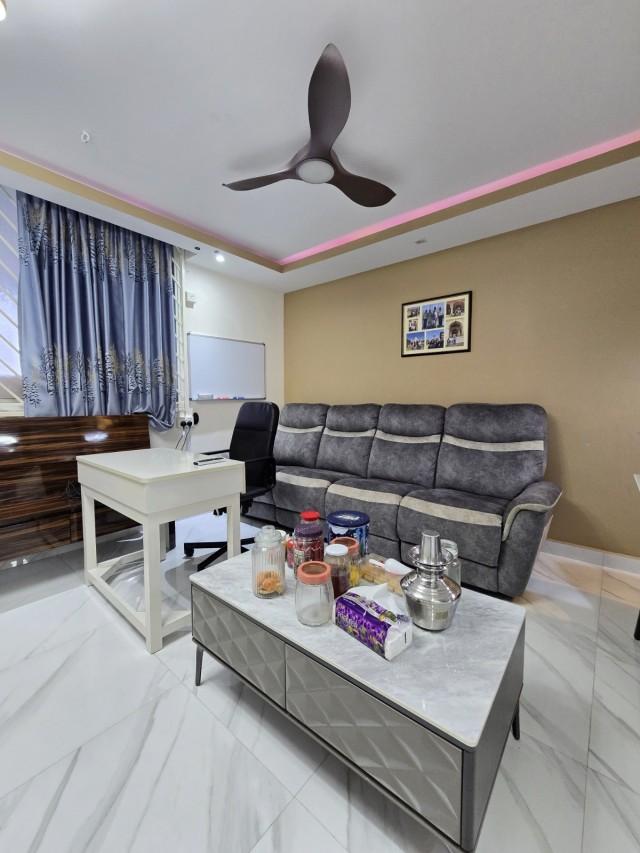 Prop-GPT: HDB Apartment: D19  527 Hougang Avenue 6