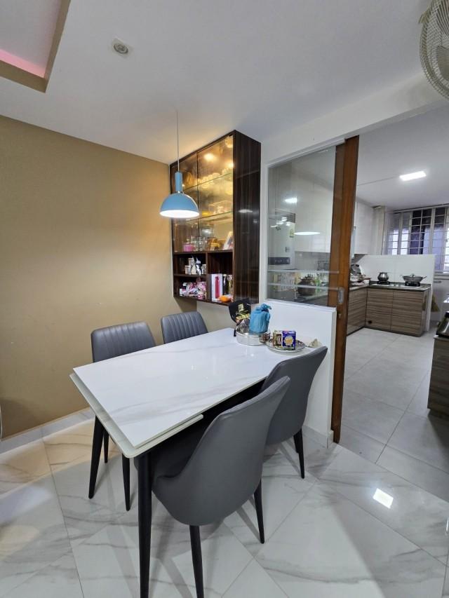 HDB Apartment for Sale, 527 Hougang Avenue 6 HDB Apartment For Sale, $599,999, 3 Bed 2 Bath 904 sqft $664.00 psf, SGD 599,999 | 99-year Leasehold