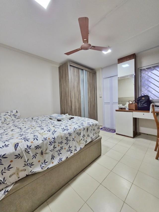 HDB Apartment for Sale, 527 Hougang Avenue 6 HDB Apartment For Sale, $599,999, 3 Bed 2 Bath 904 sqft $664.00 psf, SGD 599,999 | 99-year Leasehold