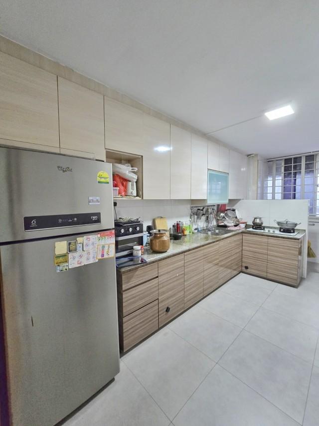 HDB Apartment for Sale, 527 Hougang Avenue 6 HDB Apartment For Sale, $599,999, 3 Bed 2 Bath 904 sqft $664.00 psf, SGD 599,999 | 99-year Leasehold