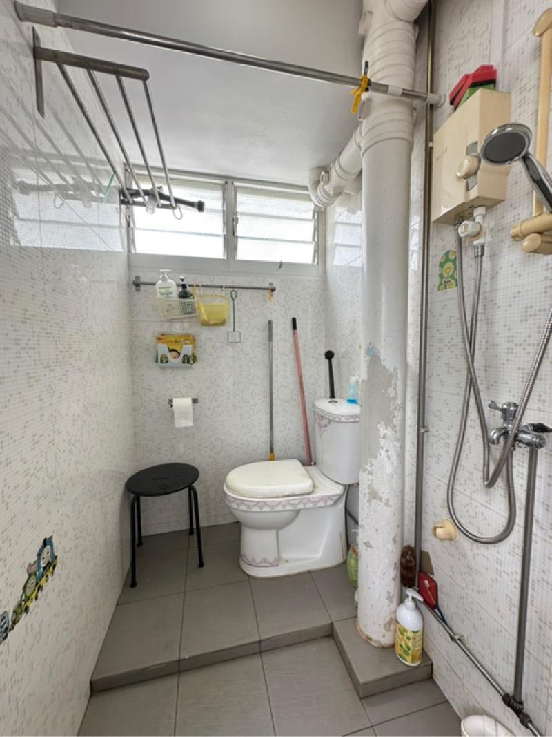 HDB Apartment for Sale, 307 Hougang Avenue 5 HDB Apartment For Sale, $450,000, 2 Bed 2 Bath 721 sqft $624.00 psf, SGD 450,000 | 99-year Leasehold