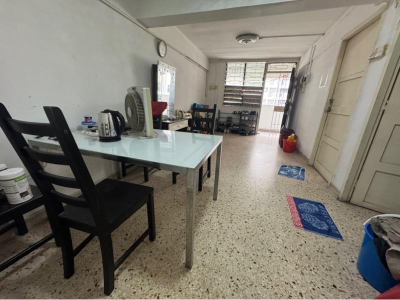 HDB Apartment for Sale, 210 Boon Lay Place HDB Apartment For Sale, $335,000, 2 Bed 2 Bath 699 sqft $479.00 psf, SGD 335,000 | 99-year Leasehold