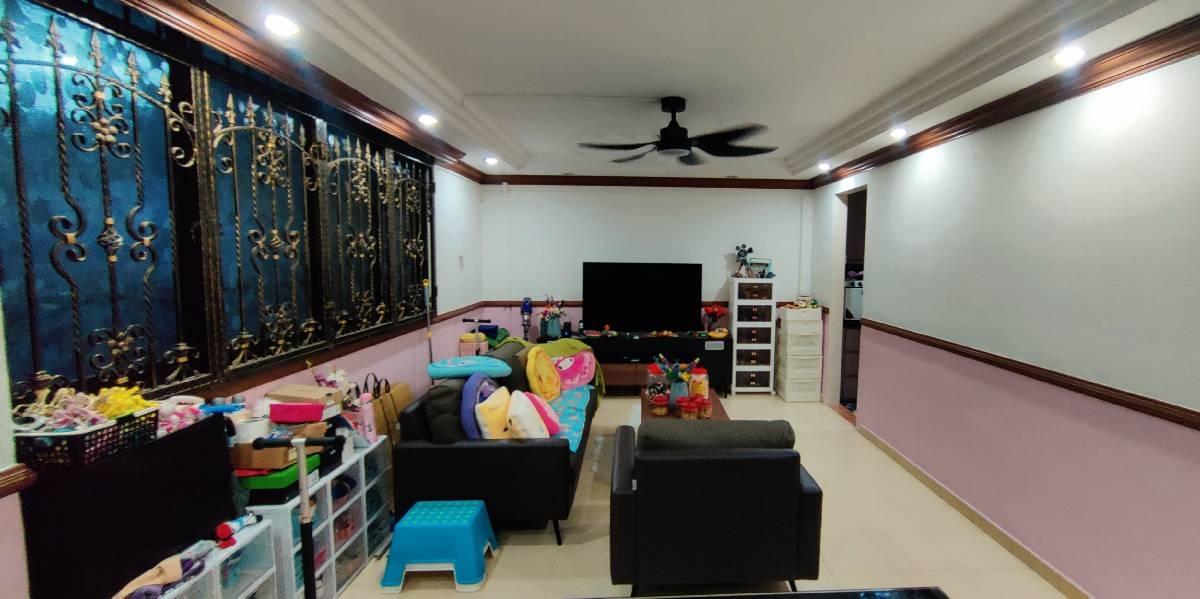 HDB Apartment for Sale, 453 Tampines Street 42 HDB Apartment For Sale, $560,000, 3 Bed 2 Bath 904 sqft $619.00 psf, SGD 560,000 | 99-year Leasehold