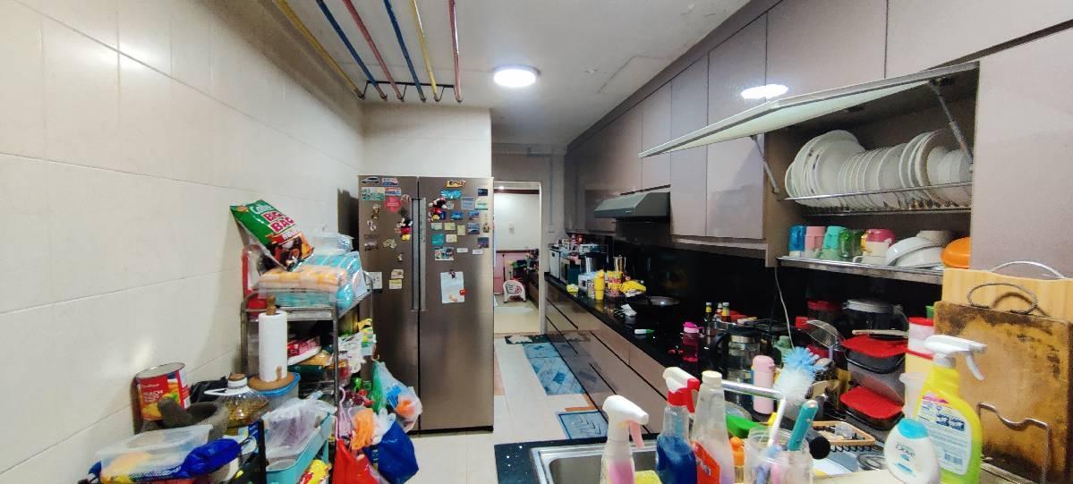 HDB Apartment for Sale, 453 Tampines Street 42 HDB Apartment For Sale, $560,000, 3 Bed 2 Bath 904 sqft $619.00 psf, SGD 560,000 | 99-year Leasehold