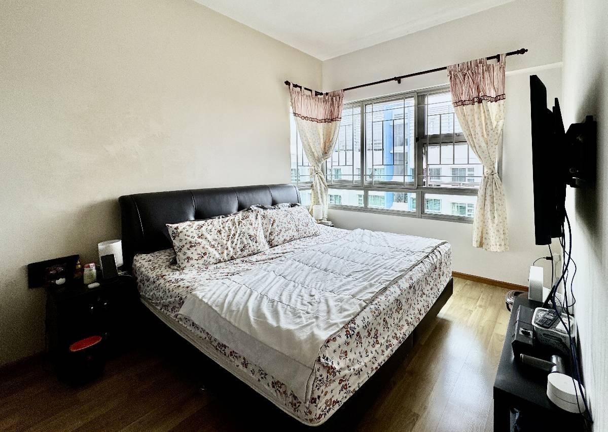 HDB Apartment for Sale, 604A Punggol Road HDB Apartment For Sale, $693,000, 3 Bed 2 Bath 990 sqft $700.00 psf, SGD 693,000 | 99-year Leasehold