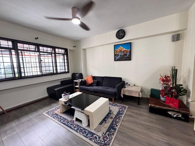 Prop-GPT: HDB Apartment: D22 Boon Lay 681C Jurong West Central 1