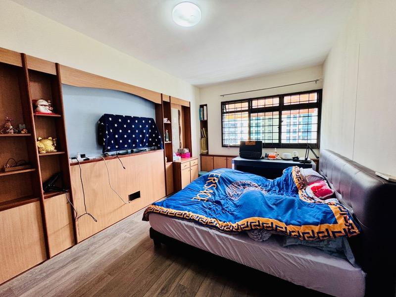 HDB Apartment for Sale, 681C Jurong West Central 1 HDB Apartment For Sale, $728,000, 3 Bed 2 Bath 1,227 sqft $593.00 psf, SGD 728,000 | 99-year Leasehold