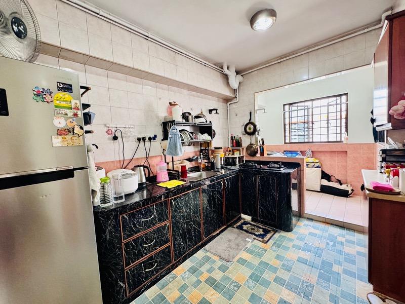 HDB Apartment for Sale, 681C Jurong West Central 1 HDB Apartment For Sale, $728,000, 3 Bed 2 Bath 1,227 sqft $593.00 psf, SGD 728,000 | 99-year Leasehold