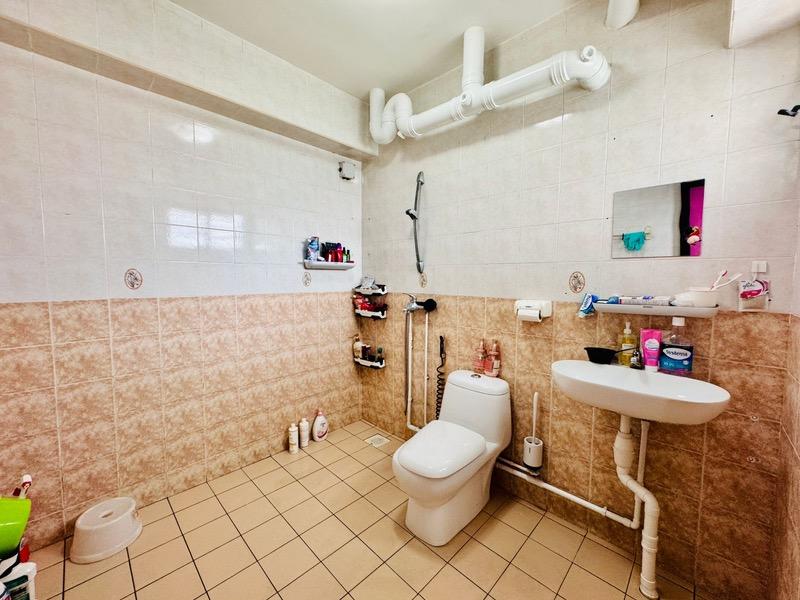 HDB Apartment for Sale, 681C Jurong West Central 1 HDB Apartment For Sale, $728,000, 3 Bed 2 Bath 1,227 sqft $593.00 psf, SGD 728,000 | 99-year Leasehold