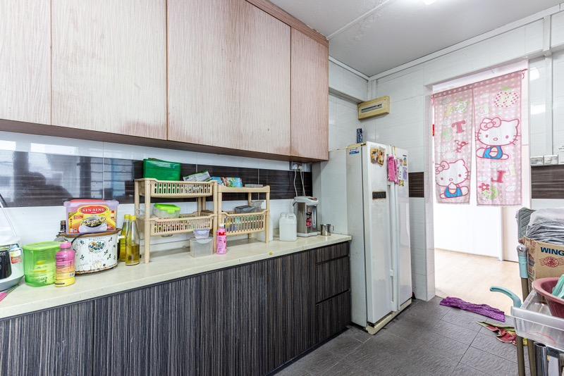HDB Apartment for Sale, 237 Bukit Panjang Ring Road HDB Apartment For Sale, $699,000, 4 Bed 2 Bath 1,302 sqft $537.00 psf, SGD 699,000 | 99-year Leasehold