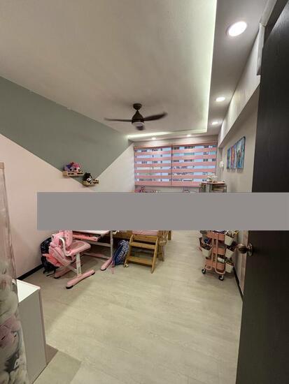 HDB Apartment for Sale, 880 Yishun Street 81 HDB Apartment For Sale, $720,000, 3 Bed 2 Bath 1,313 sqft $548.00 psf, SGD 720,000 | 99-year Leasehold